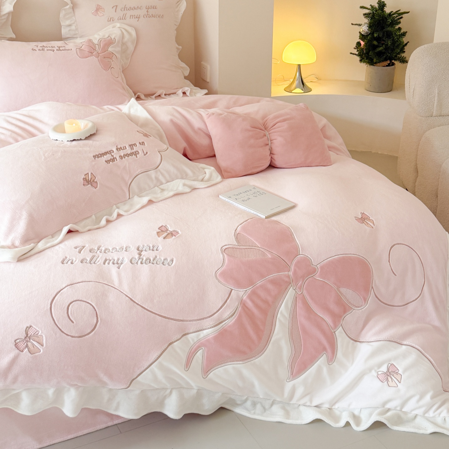 送抱枕！公主蝴蝶结牛奶绒四件套