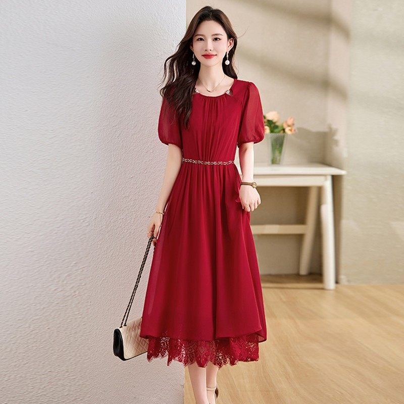 高级感红色真丝连衣裙夏2025新款蕾丝拼接气质收腰显瘦超好看裙子