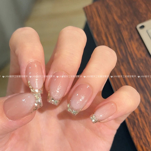 摩登 嬛嬛色裸色乳白渐变亮片法式纯手工穿戴甲中长款美甲高级感