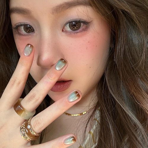 湖畔栗色 新款纯手工穿戴甲短款法式玻璃猫眼穿戴美甲高级感显白