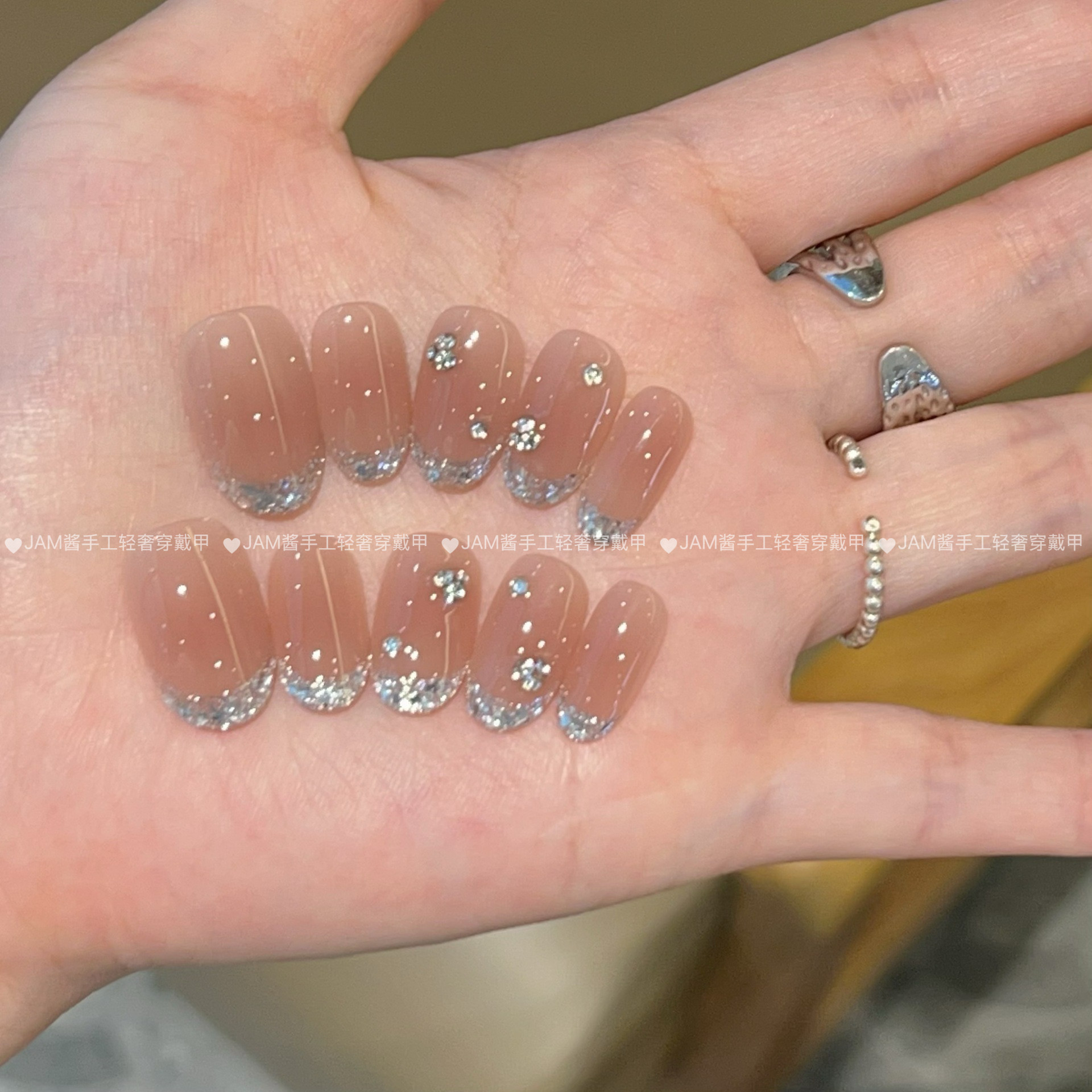梅子醉 冰透腮红亮片法式新款纯手工穿戴甲短椭圆堆钻高级感美甲