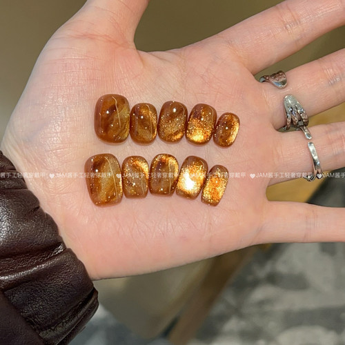 日照金山 新款纯手工穿戴甲短款琥珀晕染金棕猫眼美甲高级感显白
