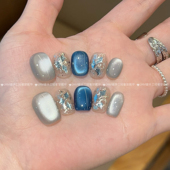 纯手工穿戴甲短款 不眠岛 新款 蓝色猫眼穿戴美甲短椭圆显白高级感