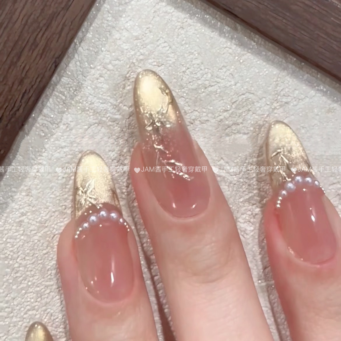 金凤玉露 新款纯手工穿戴甲中长款冰透腮红香槟金手绘猫眼手工甲