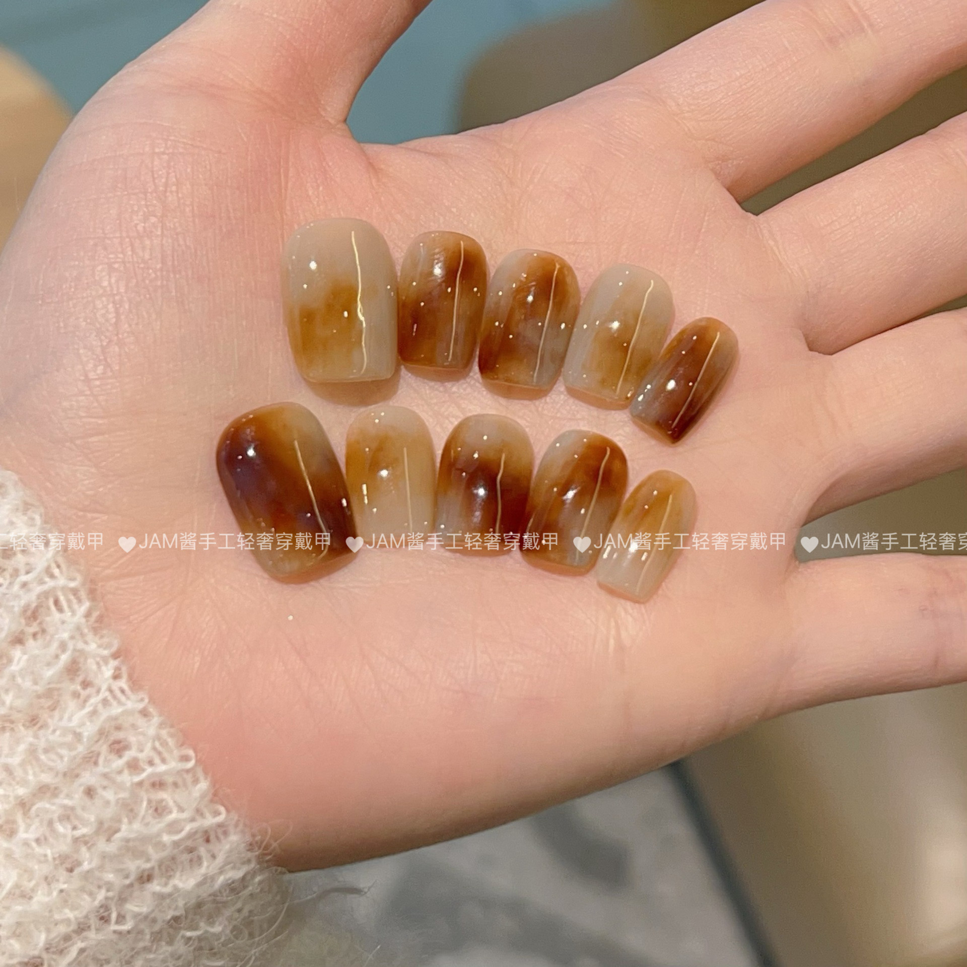 拿铁奶酪 秋冬新款纯手工穿戴甲短款琥珀晕染穿戴美甲高级感显白,彩妆/香水/美妆工具,穿戴甲/甲片,淘宝优惠券,粉丝福利购,淘宝优惠卷