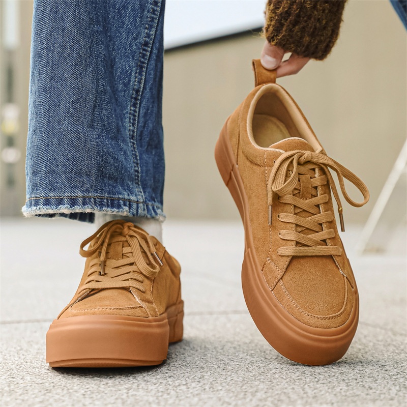 2025年新款男士时尚休闲板鞋