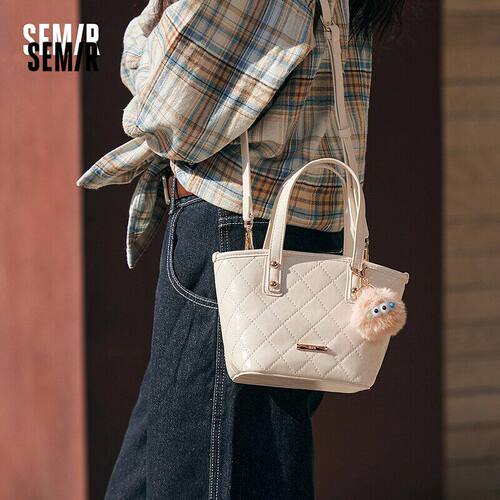 森马包包女士水桶包经典流行菱格斜挎包2025新款单肩包质感手提包