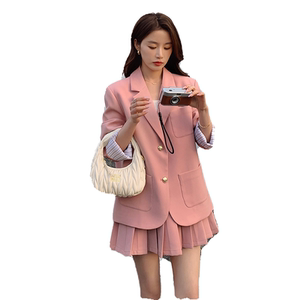 温柔风穿搭粉色西装套装女春秋2025新款职业西服配百褶短裙两件套图片