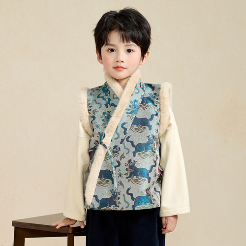 虎镇五毒儿童汉服绒马甲新年演出