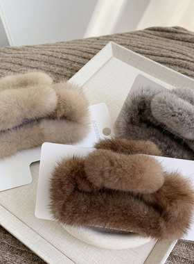 GAO级感水貂毛抓夹 秋冬新款发夹后脑勺发量多毛绒鲨鱼夹毛毛发饰