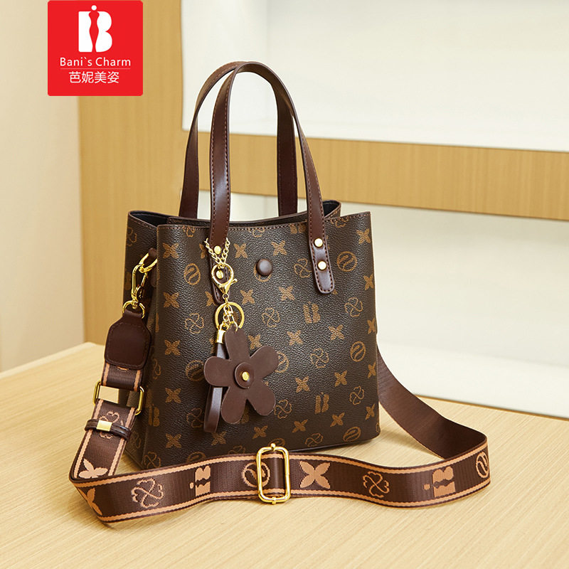 2025新款商务男士双肩书包USB充电旅行电脑背包轻便金圣斯出行包