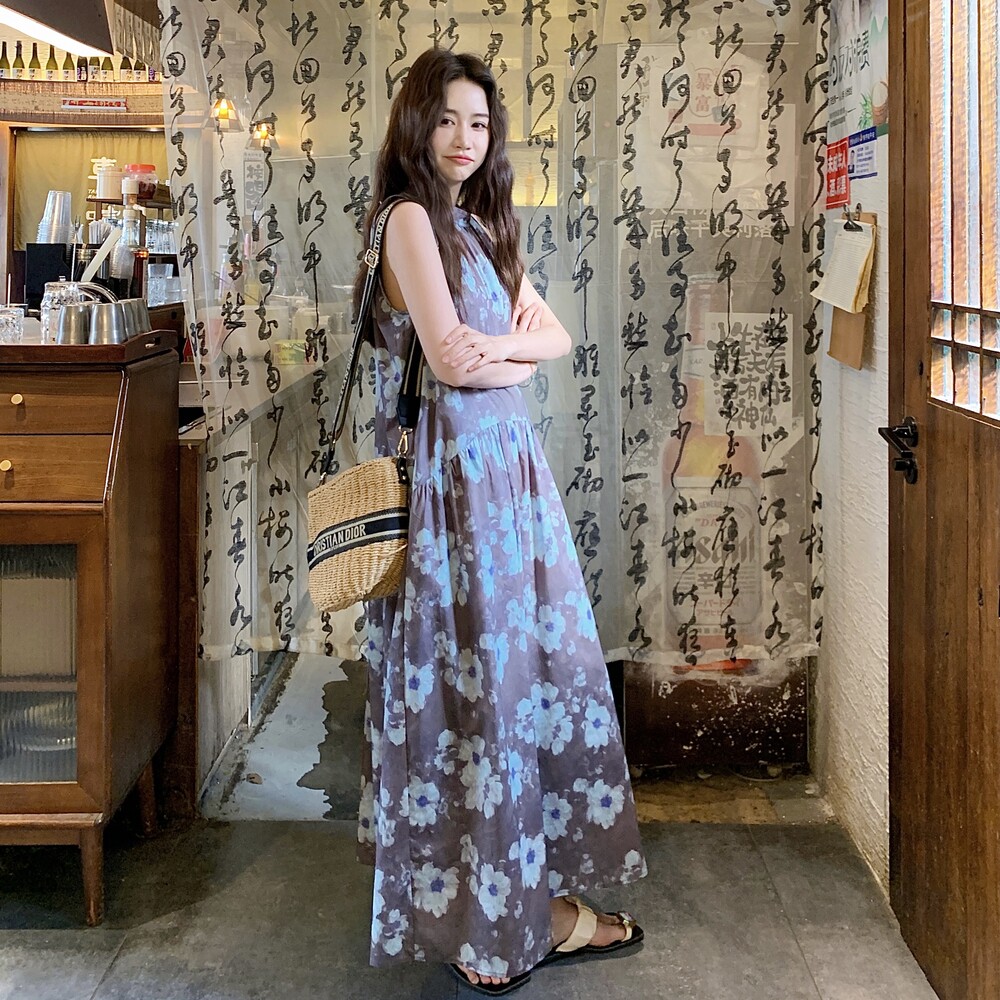 2025夏季新款时尚气质显瘦碎花连衣裙女设计感小众收腰显瘦长裙子,女装连衣裙,2D037
