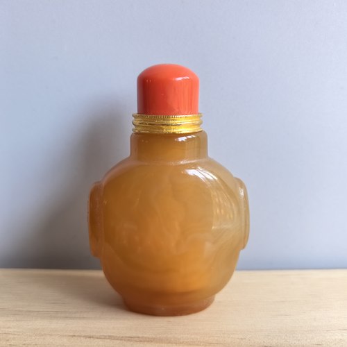 纯色玛瑙鼻烟壶民族特色工艺品