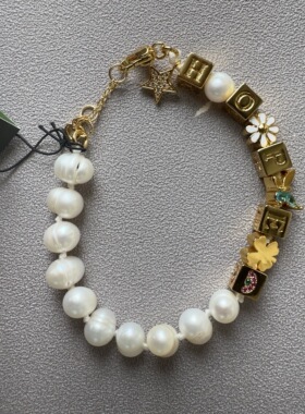 欧美外贸单时尚轻奢精美通勤日常配饰珍珠字母花朵手链