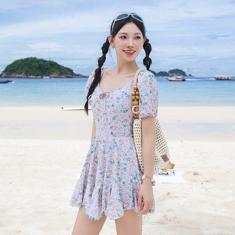 泳衣女大码法式微胖收腰显瘦遮肚子碎花裙式连体学生胖mm温泉泳装