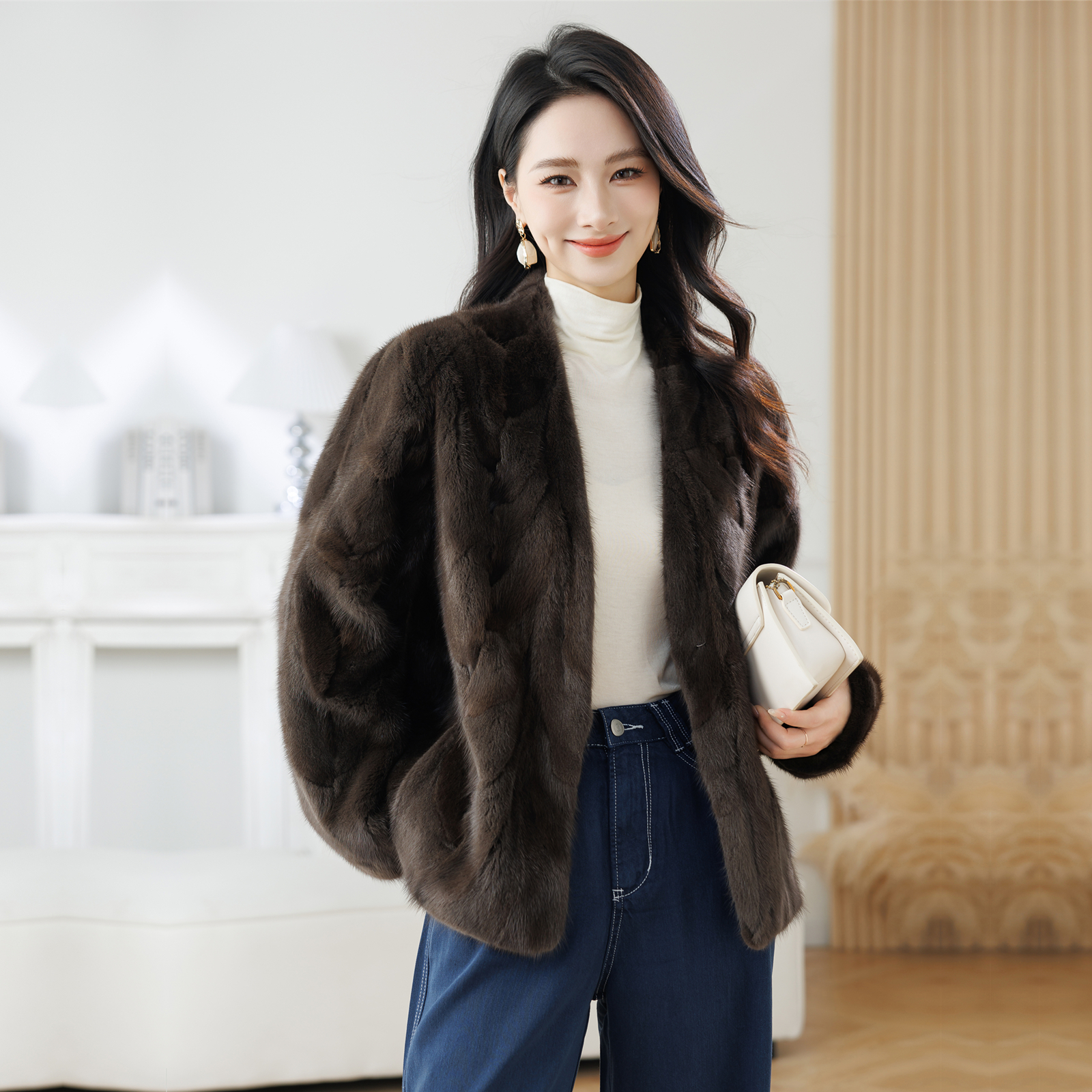 海宁V领水貂毛皮草外套女