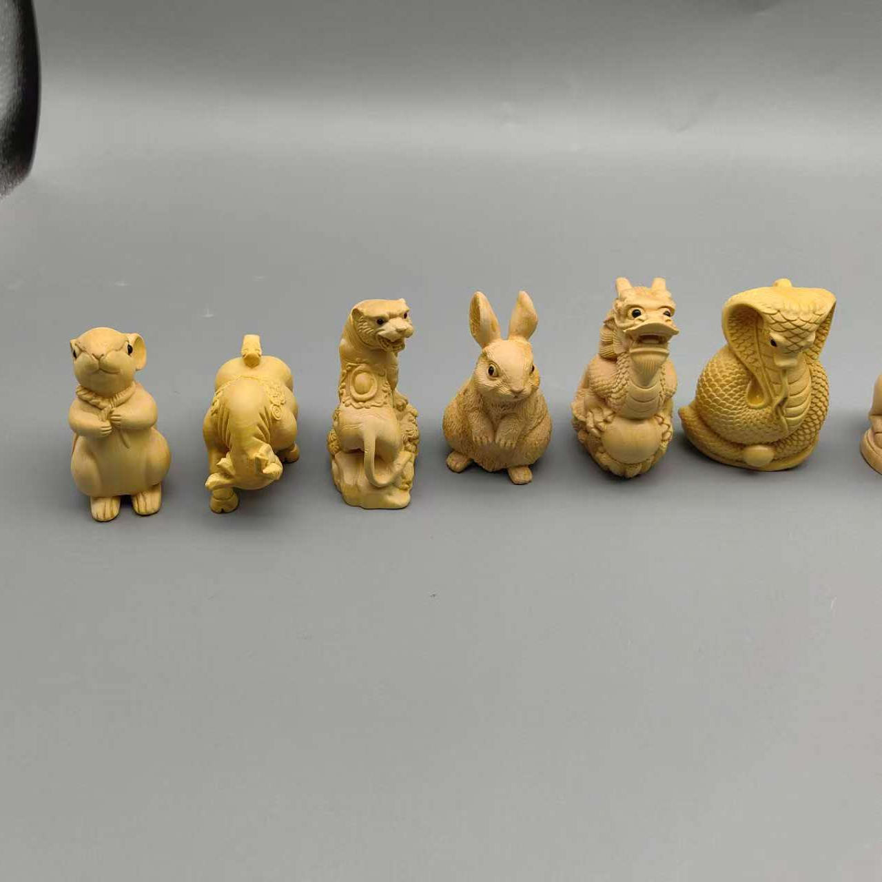 黄杨木十二生肖木雕摆件手把件鼠牛虎兔龙蛇马羊猴鸡狗猪吉祥