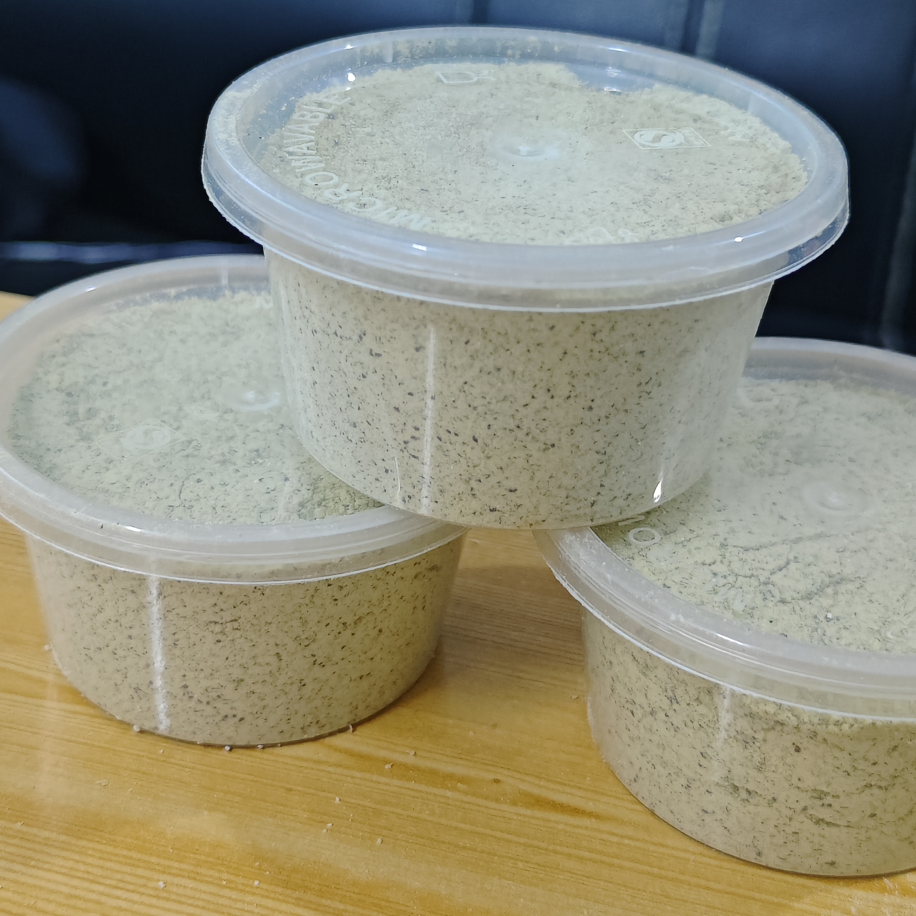 自己份房养殖饲料独特配方适合油葫芦竹蛉蝈蝈山仙电报麒麟等鸣虫