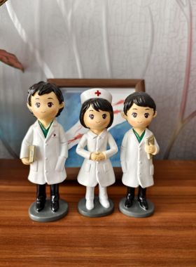 创意简约家居装饰树脂工艺品医生护士卡通人物桌面小摆件汽车摆件