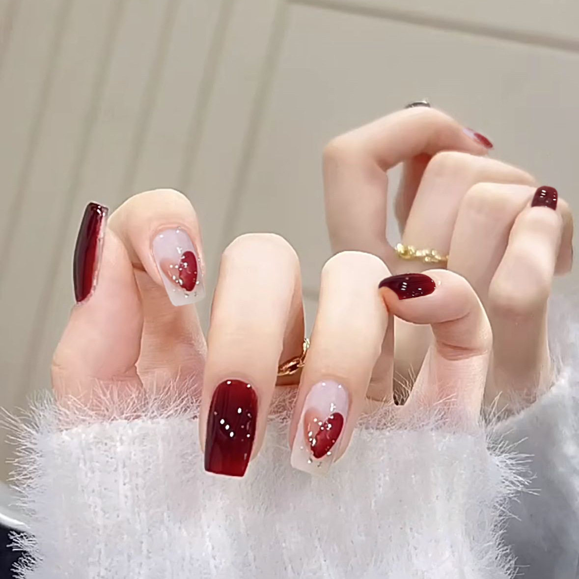 包邮假指甲贴片酒红涂鸦网红穿戴美甲新娘短款24片可拆卸成品甲片