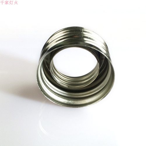 本产品适用于E40灯座中转出E27灯头，一体成型，安装简易