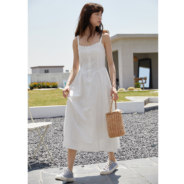 Real picture dress, fairy temperament, chic cold wind suspender dress, fairy French white dress of the girl of the forest Department