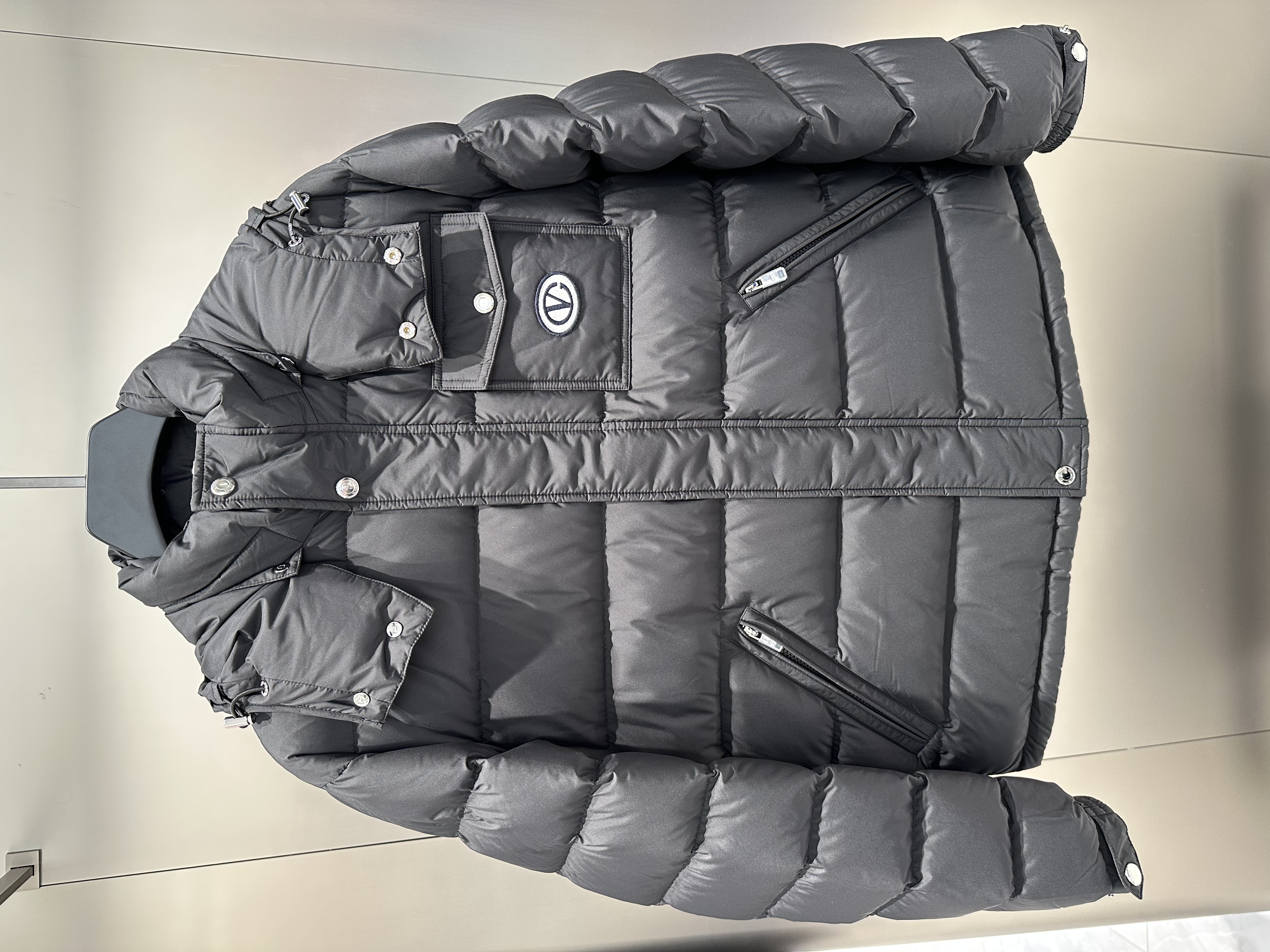 25秋冬GIOVANNI VALENTINO经典字母logo刺绣贴标可拆连帽羽绒服