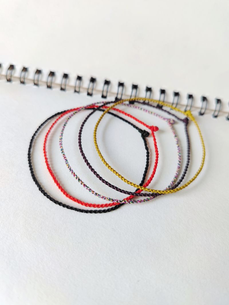 男女情侣细款简约四股平安手绳