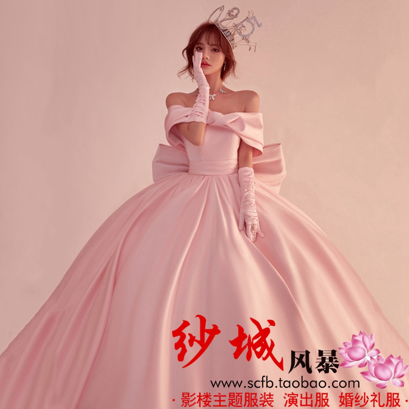 Fuchsia wedding dress suitable for photo sessions for princess, open shoulders, tutu skirt Fuchsia wedding dress suitable for photo sessions for princess, open shoulders, tutu skirt