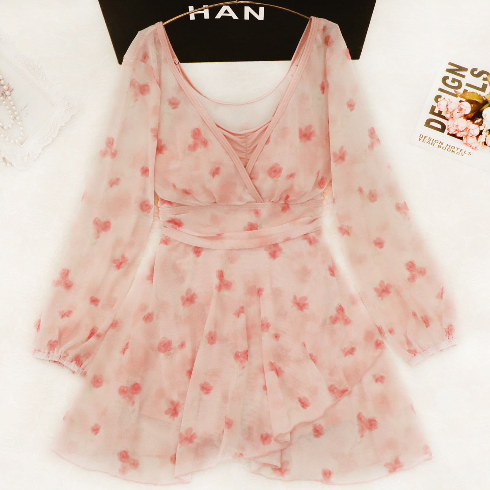 【暖雾轻徊】连体泳衣微胖女孩遮肉显瘦保守长袖夏季度假新款泳装