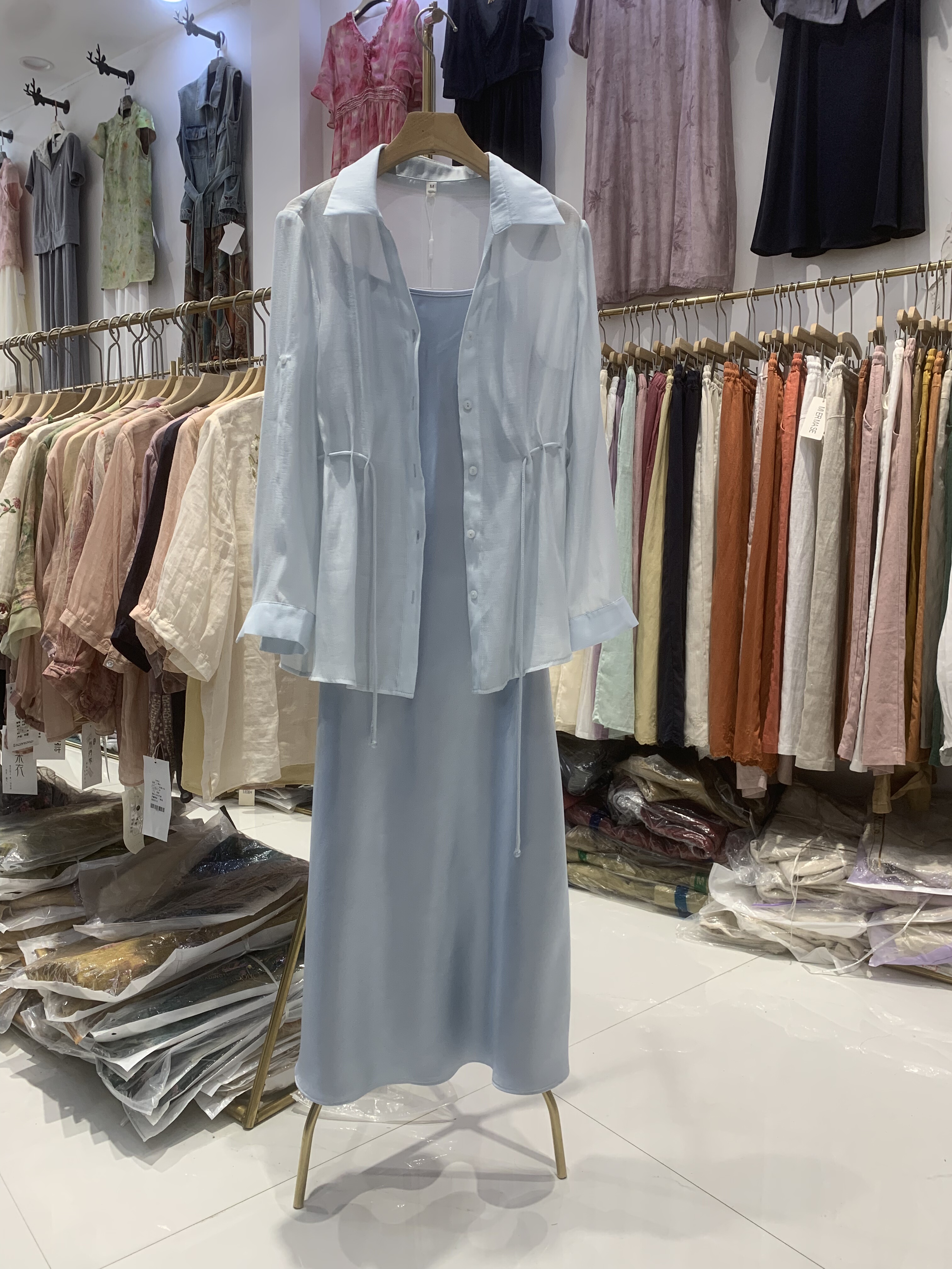 法式高级感粉色薄款天丝防晒衬衫缎面吊带连衣裙两件套女2026夏季