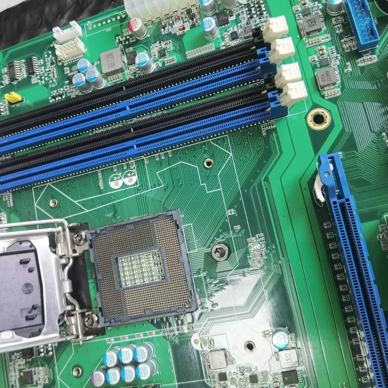 9.5新台湾艾讯IMB520R 8/9代工控机主板,Inte.询价