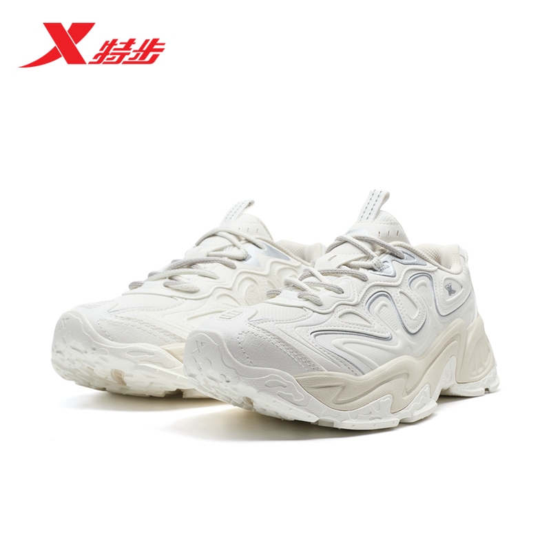 特步2025冬季蝠鲼鞋休闲鞋男复古百搭老爹鞋运动鞋子975419320028