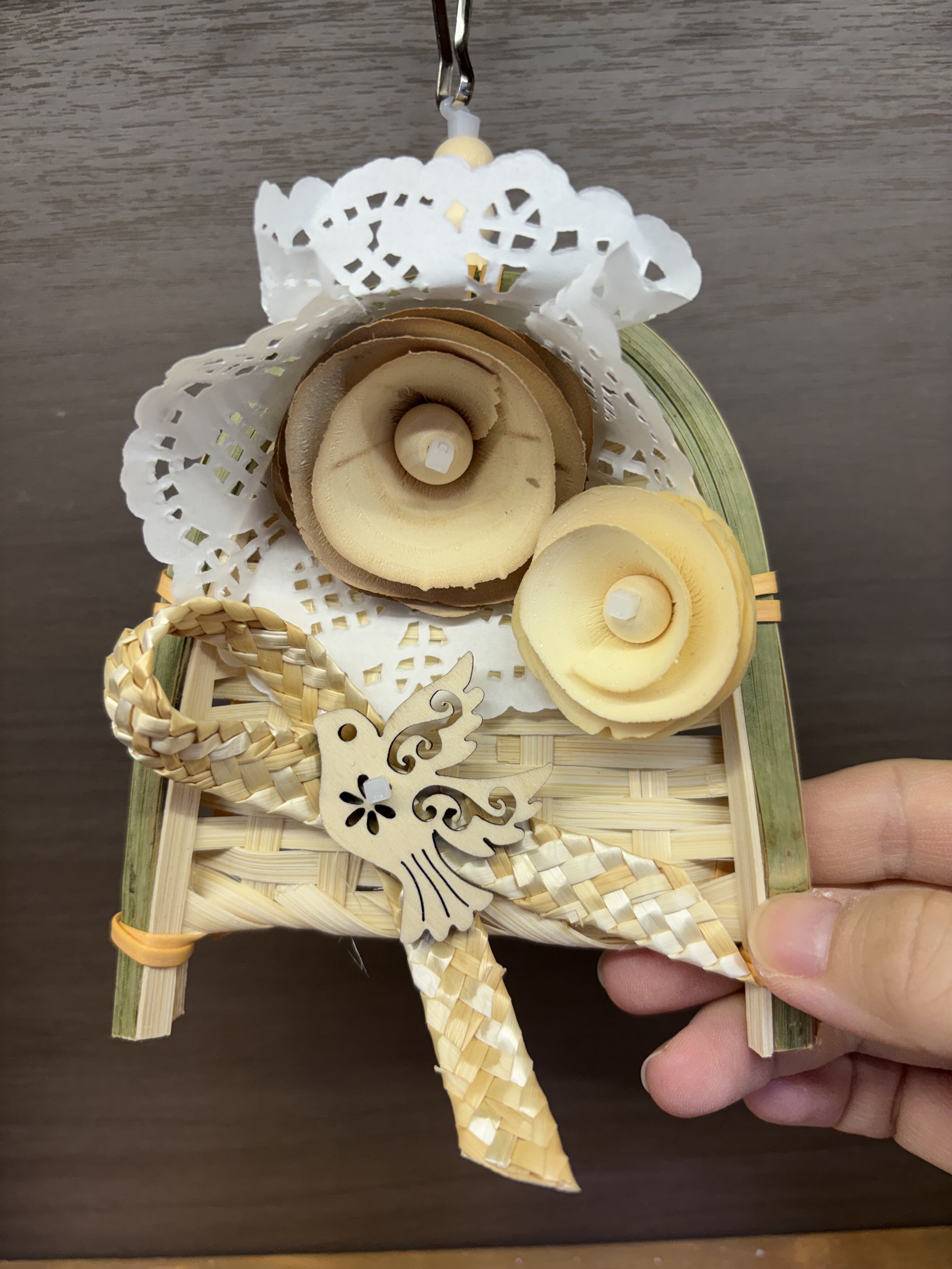 鹦鹉啃咬玩具咬串小簸箕磨牙解闷木片鸟笼装饰挂件牡丹玄凤图片