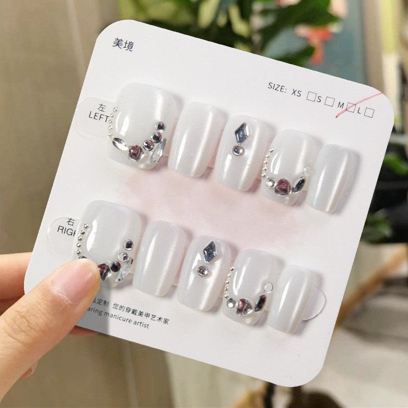 2026年新款儿童美甲穿戴甲感短款月光琉珠碎钻30片假指甲贴片,彩妆/香水/美妆工具,美甲工具,淘宝优惠券,粉丝福利购,淘宝优惠卷