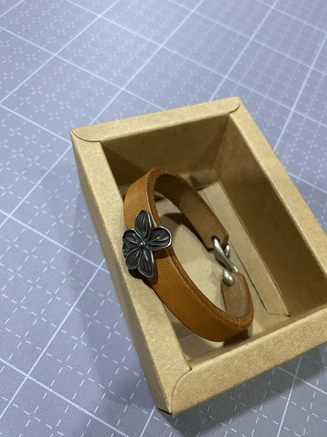 diy头层植鞣皮手环