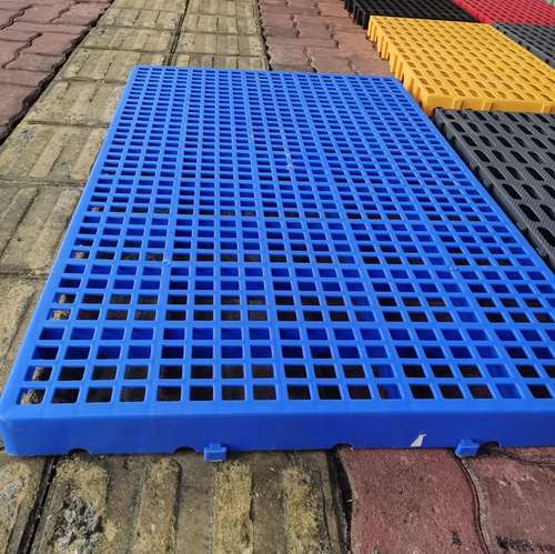 大型狗笼垫板狗窝网格防潮板超市