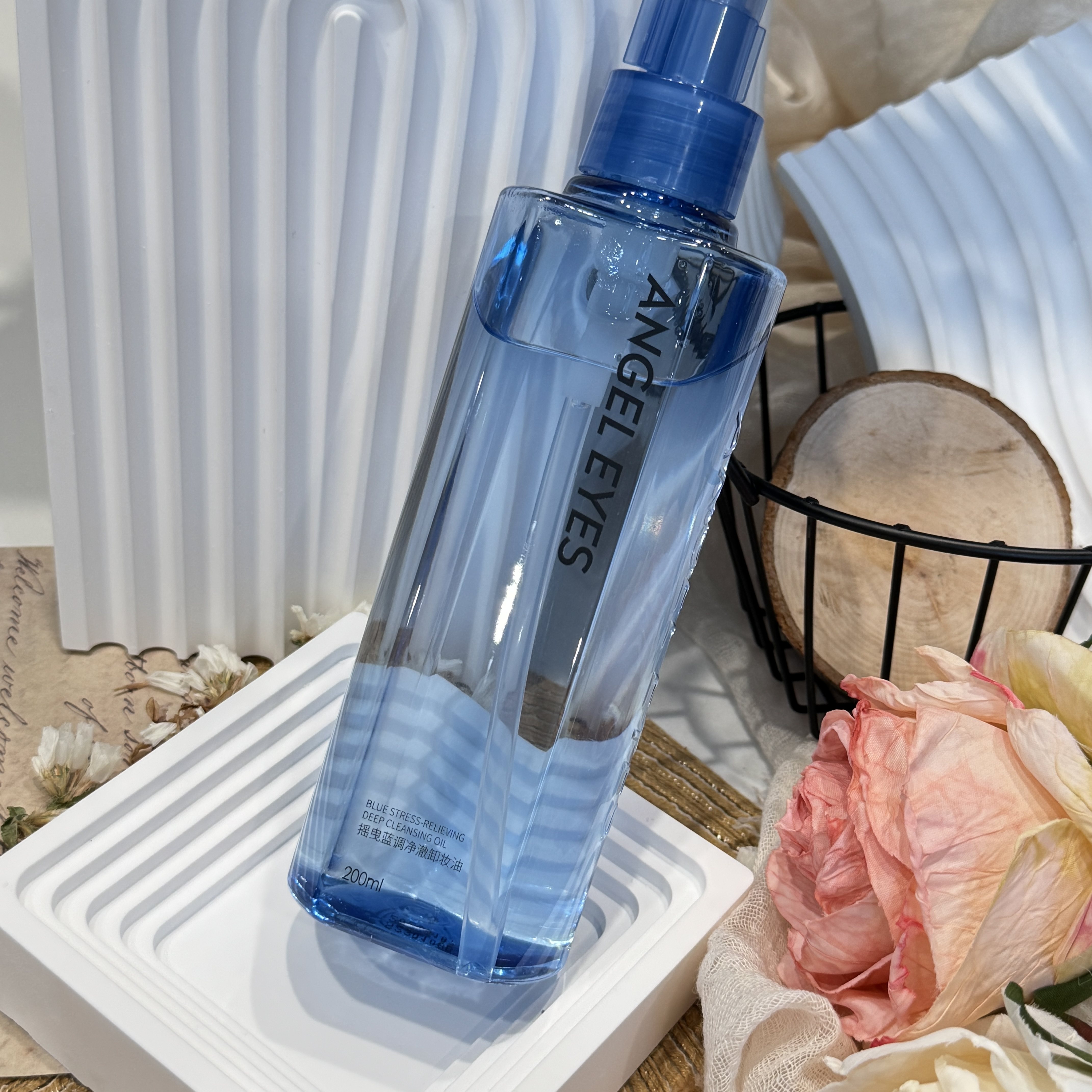 天使之眼摇曳蓝调净澈卸妆油200ml老款大容量温和不刺激无盒,彩妆/香水/美妆工具,化妆/美容工具,淘宝优惠券,粉丝福利购,淘宝优惠卷