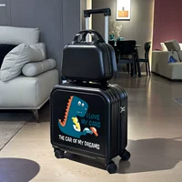 Модная черная мама и детская коробка