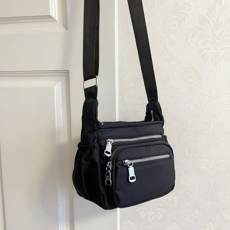 防水牛津布小布包单肩斜挎女轻便多拉链多口袋2026春季新款女包潮