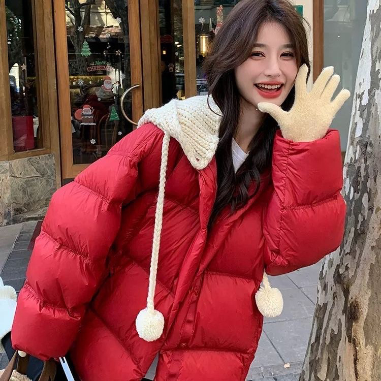 韩国原版2025冬季圣诞红色羽绒服中长款90白鸭绒可脱卸毛线帽外套
