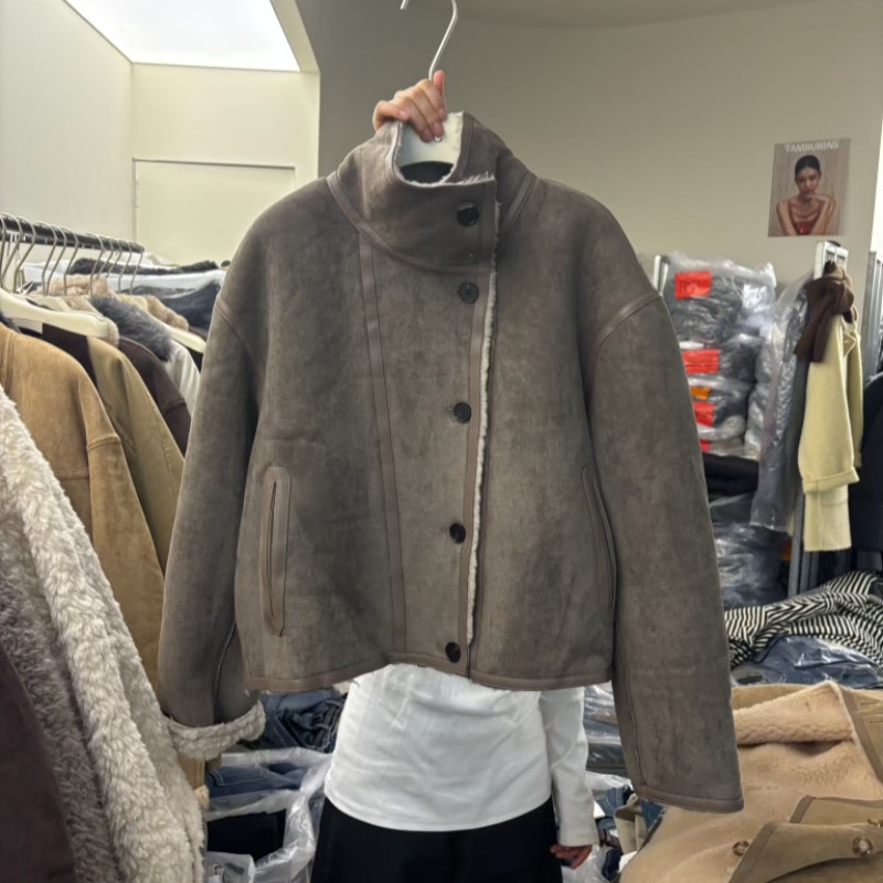 欧货时尚立领高级感宽松显瘦麂皮绒皮毛一体外套羊羔毛拼接外套