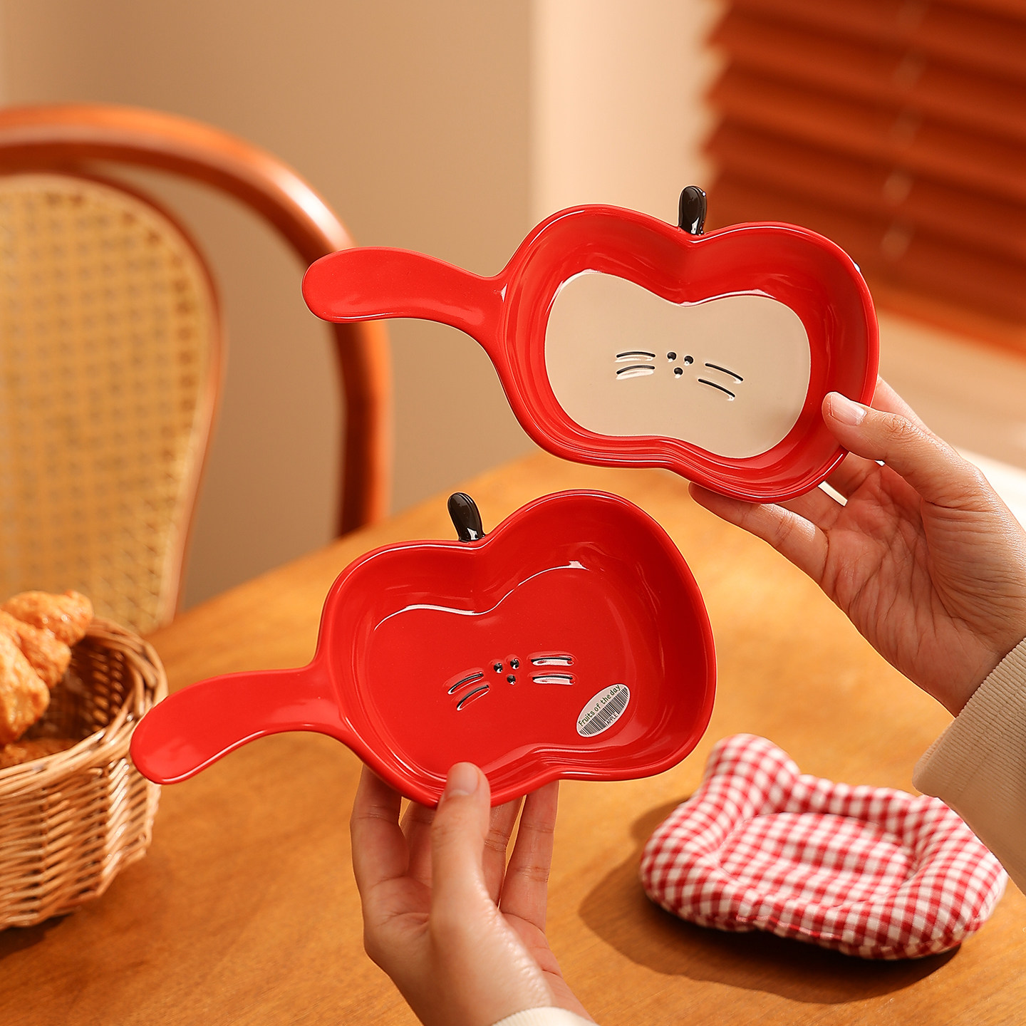 鹿谷川高颜值餐盘调味碟陶瓷碗带手柄面碗一人食可爱水果盘调料碟,餐饮具,碟,淘宝优惠券,粉丝福利购,淘宝优惠卷