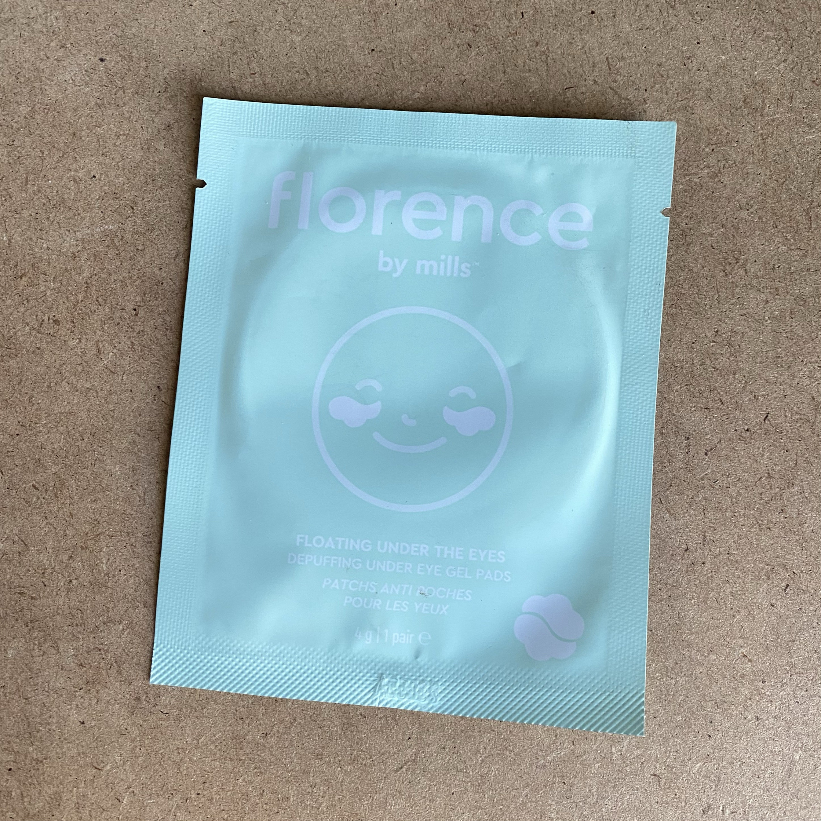 不止可爱～Florence By Mills花瓣形凝胶眼膜淡眼纹保湿提亮 1对