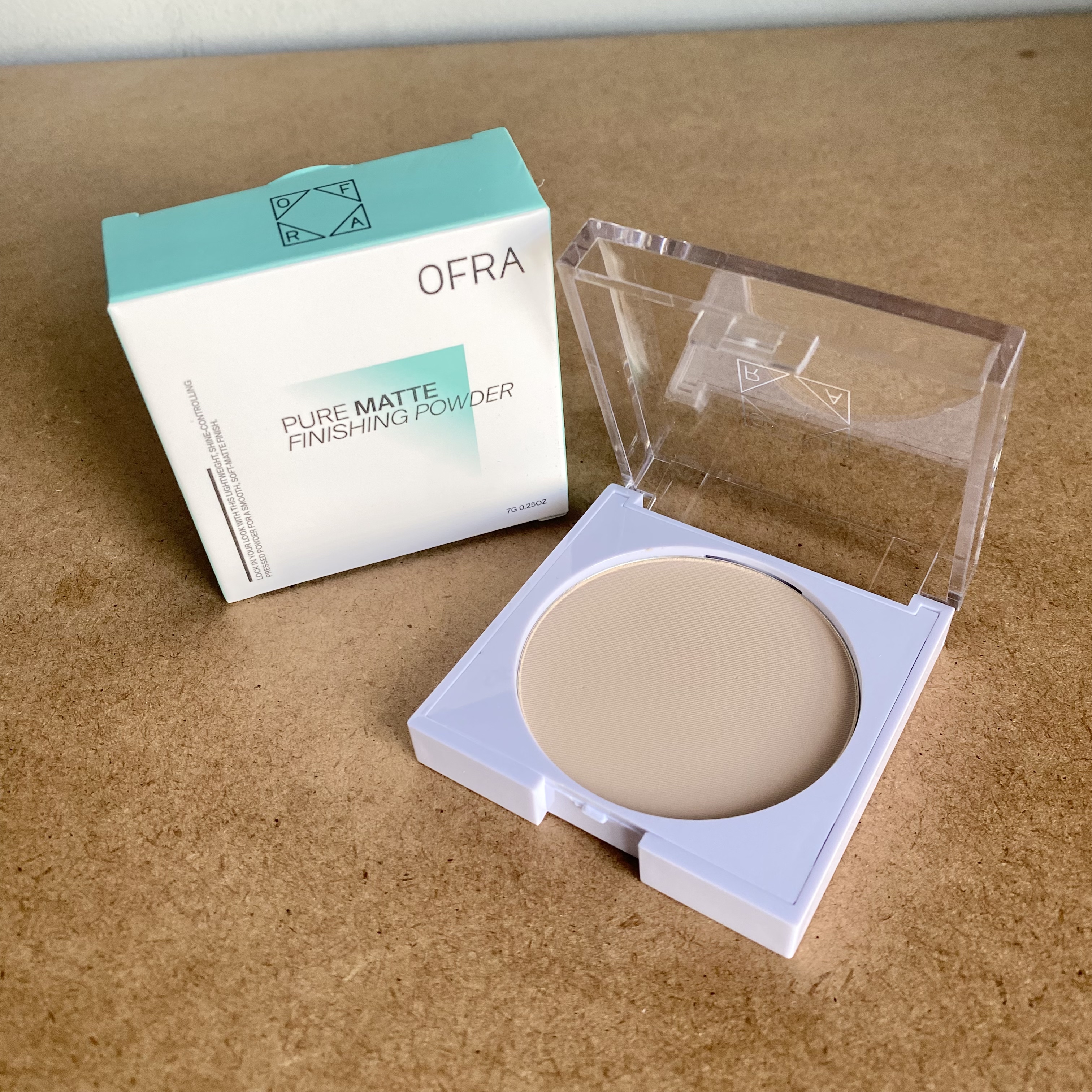 现货！美国Ofra Pure Matte Finishing Powder哑光蜜粉饼7g fair