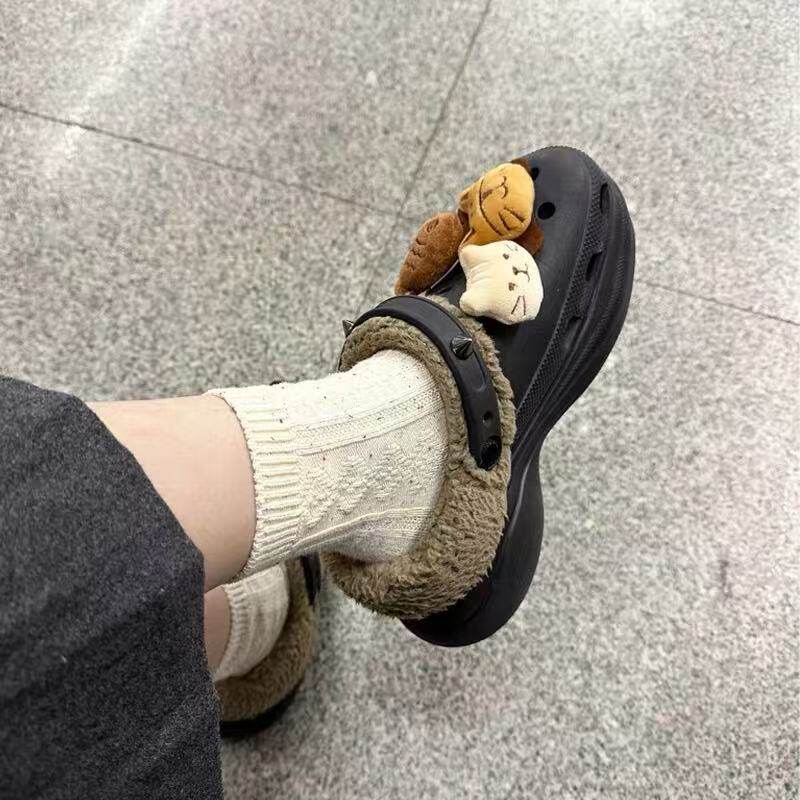 洞洞鞋毛绒内胆秋冬季加绒鞋套加厚鞋垫棉拖鞋女款2025新款配饰