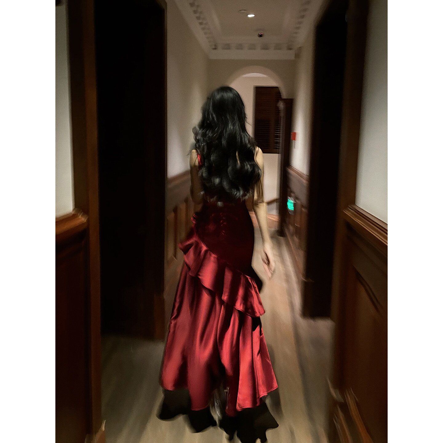 【西班牙女郎】法式缎面红色连衣裙女轻奢荷叶边生日礼服