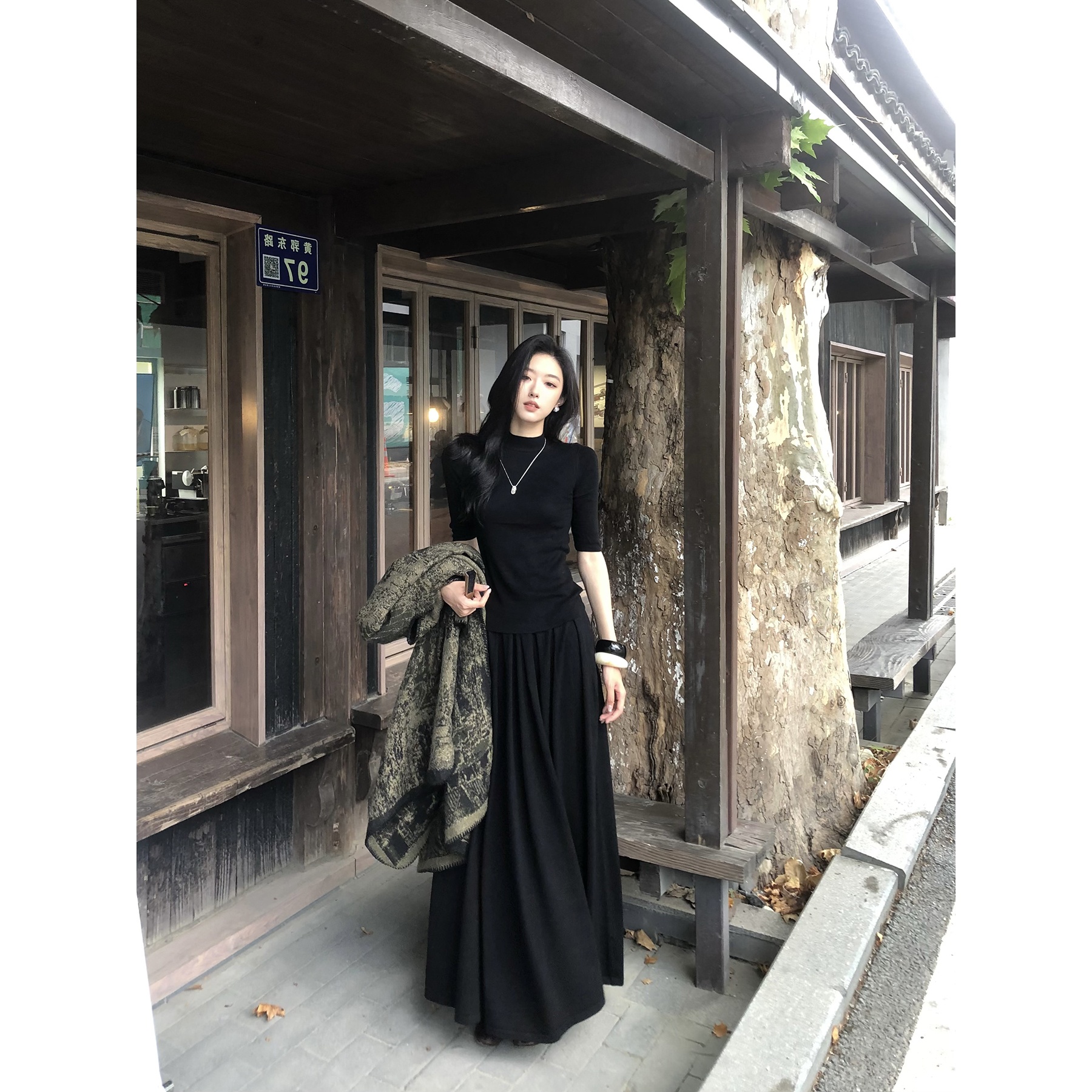 黑色半袖修身微弹高领上衣毛针织A字伞摆半身长裙套装