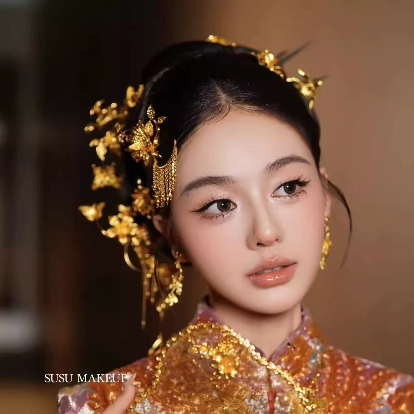 金色秀禾服头饰新娘侧边夹前额中式结婚龙凤褂发饰步摇小流苏发簪