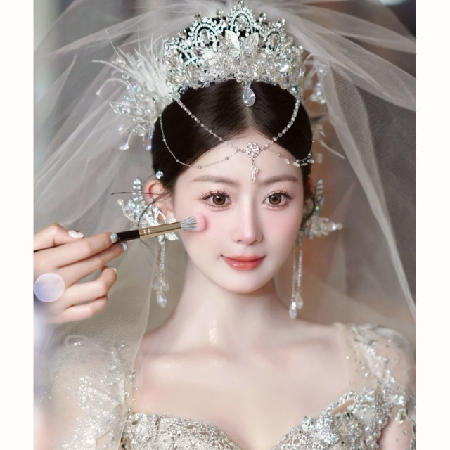 闪亮眉心坠皇冠新娘头饰新款白纱饰品结婚拍照生日王冠礼服发饰